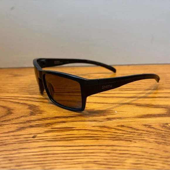 SMITH Black Sunglasses with Case - Picture 3 of 4